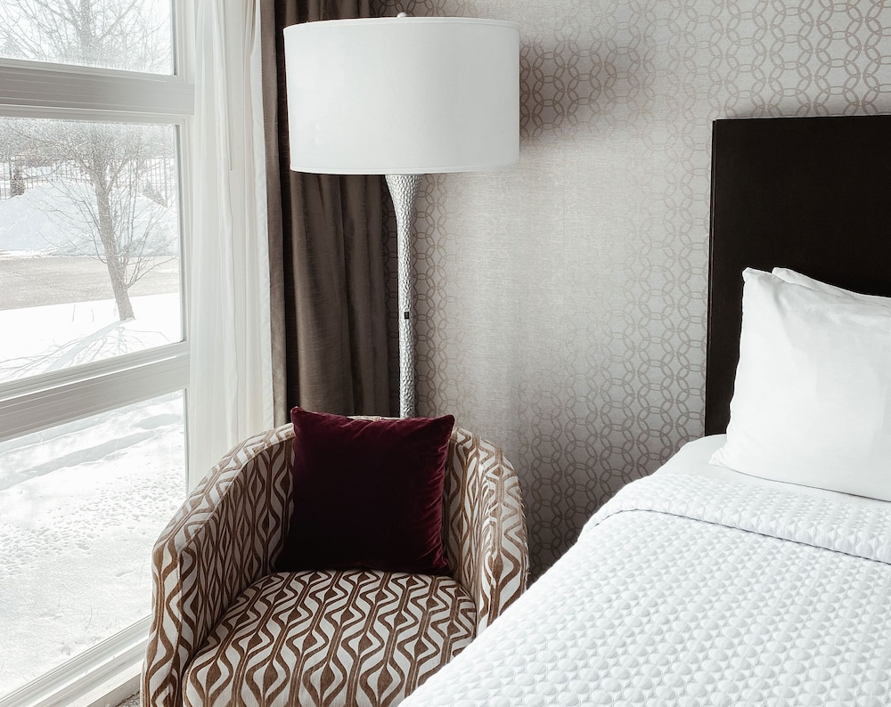 Crowne Plaza Chicago SW Burr Ridge by IHG - photo 20