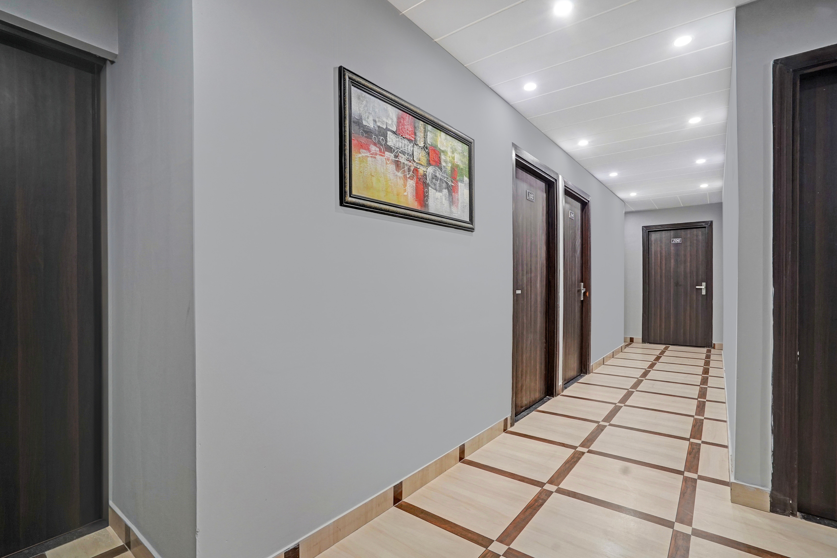 Super Townhouse Sector 9 Gurgaon — 4-Star Luxury Hotel in Gurgaon, India