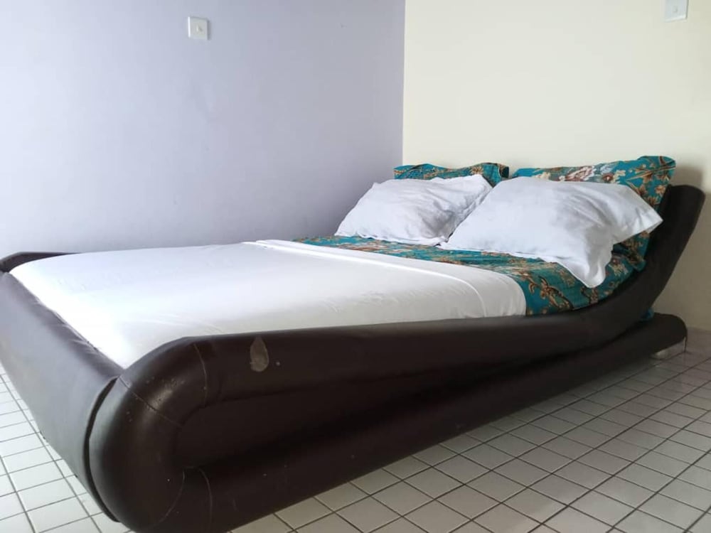 Beautiful Appartement 2 Beds 2 Toilets kitchen — Bonaberi — photo 3