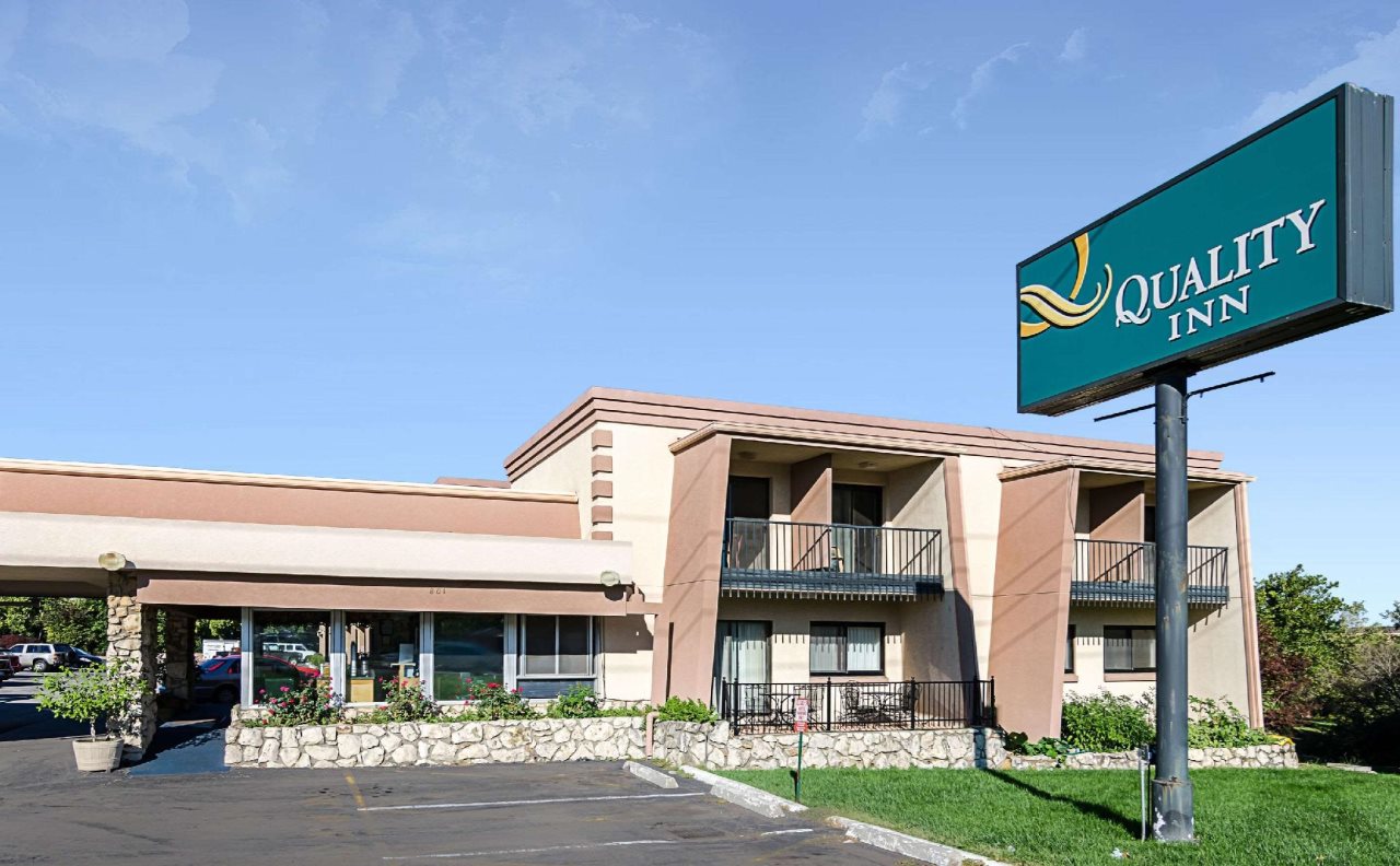 Super 8 by Wyndham Lawrence in Lawrence, United States