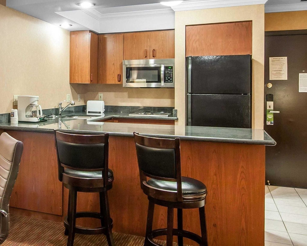 Comfort Inn Columbia Gorge - photo 26