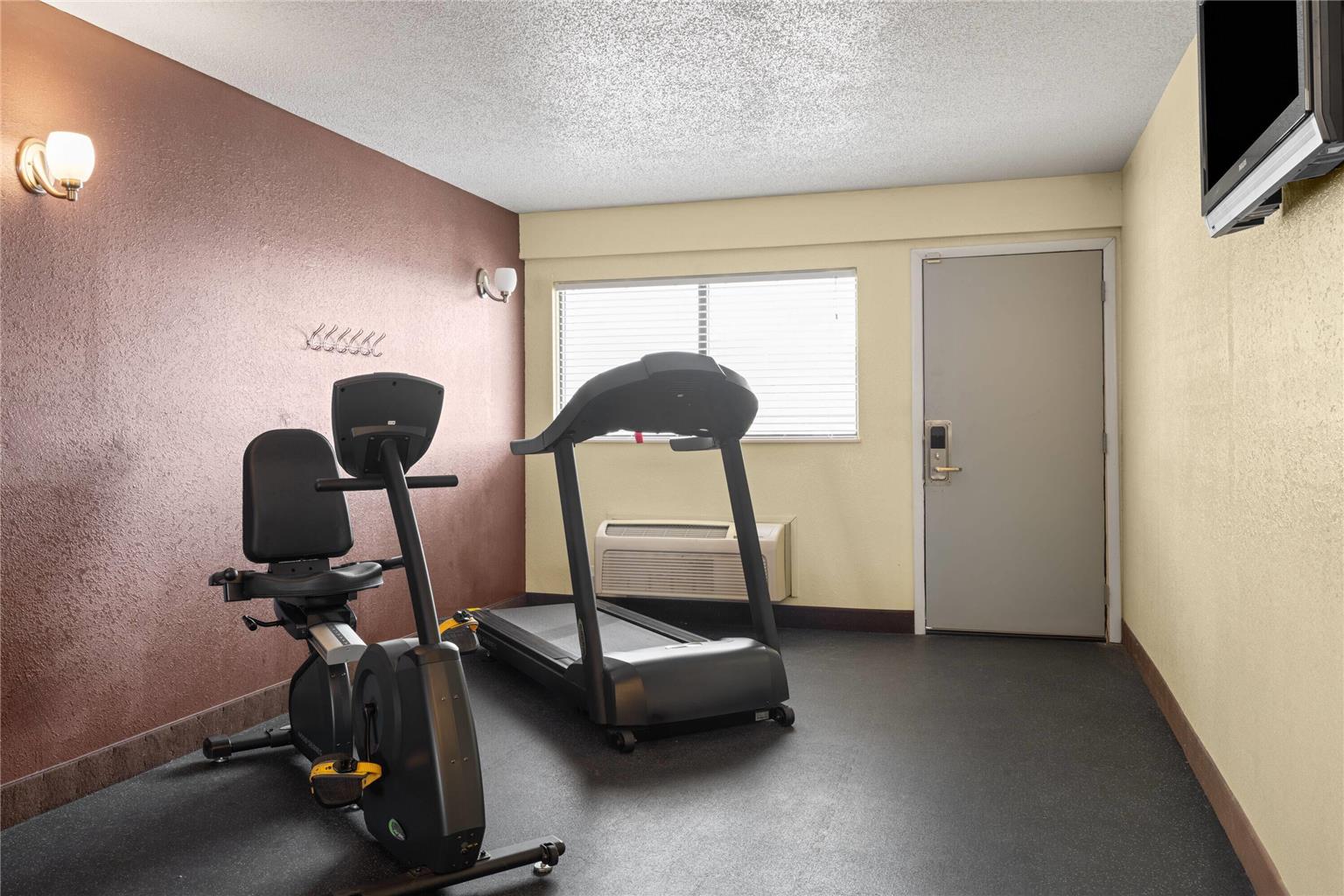 Days Inn by Wyndham Cloverdale Greencastle - photo 14