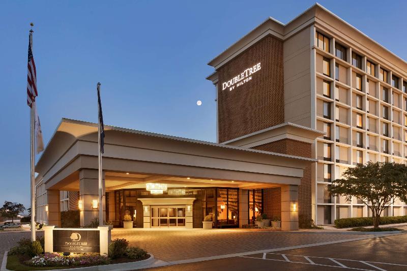 Doubletree by Hilton McLean Tysons — Mclean — photo 4