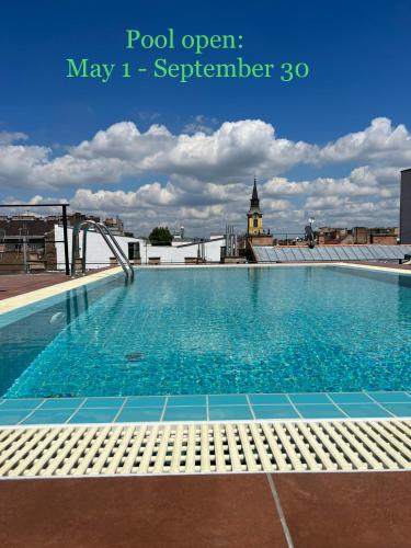 K40 Romantic Deluxe Studio In the City Center — 4-Star Luxury Hotel in Budapest, Hungary