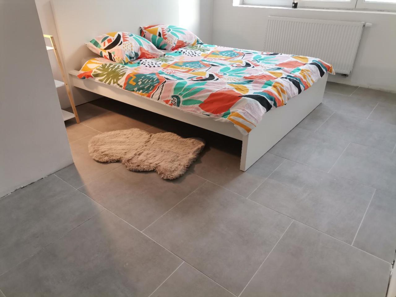 Le caillou Blanc — hotel in Charleroi