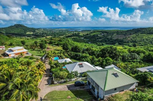 Maison typique au calme avec vue — 4-Star Luxury Hotel in Le Marin, Martinique