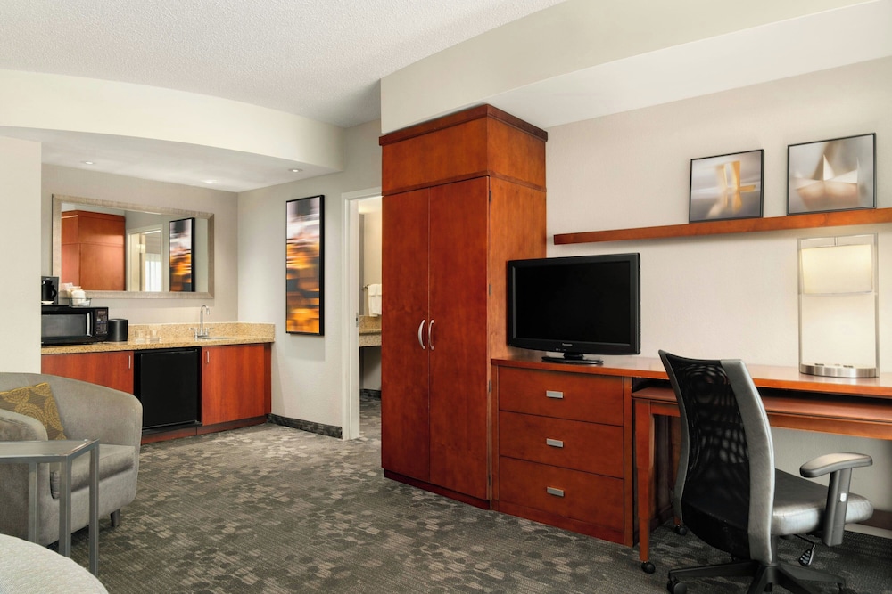 Courtyard by Marriott Salisbury - photo 8
