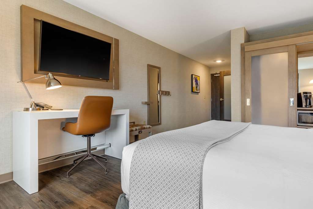 Cambria Hotel Milwaukee Downtown - photo 11
