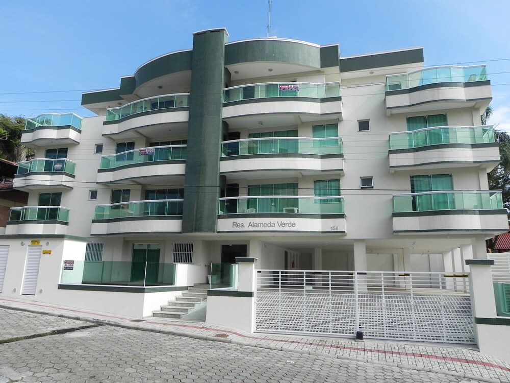 1020 Apto 03 dormitórios para locação em Bombinhas Residencial Alameda Verde Apto 201