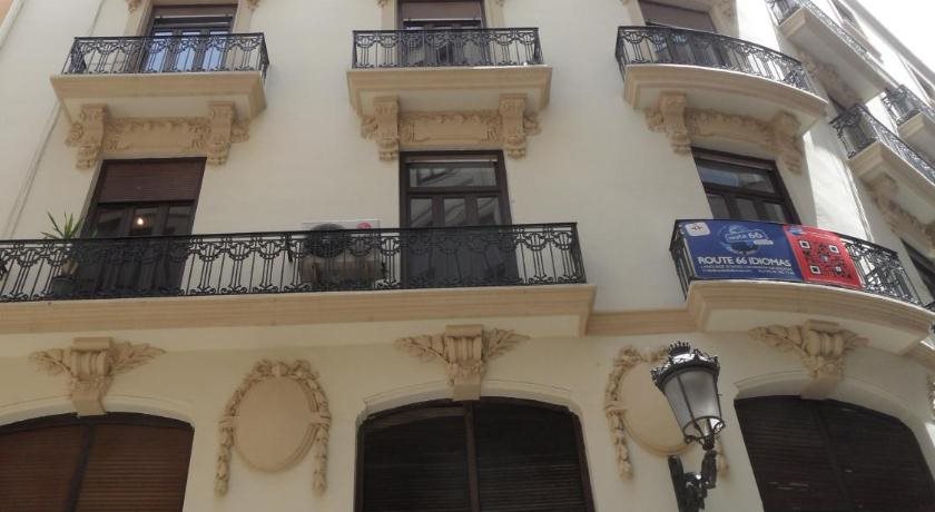Pensión Moratin - last minute hotel in Valencia