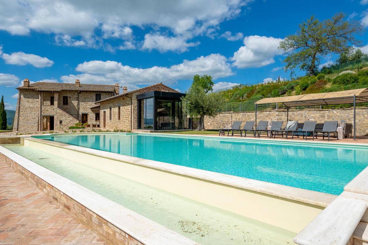 Luxury Estate Villa Trasimena Lake — 4-Star Luxury Hotel in Magione, Italy