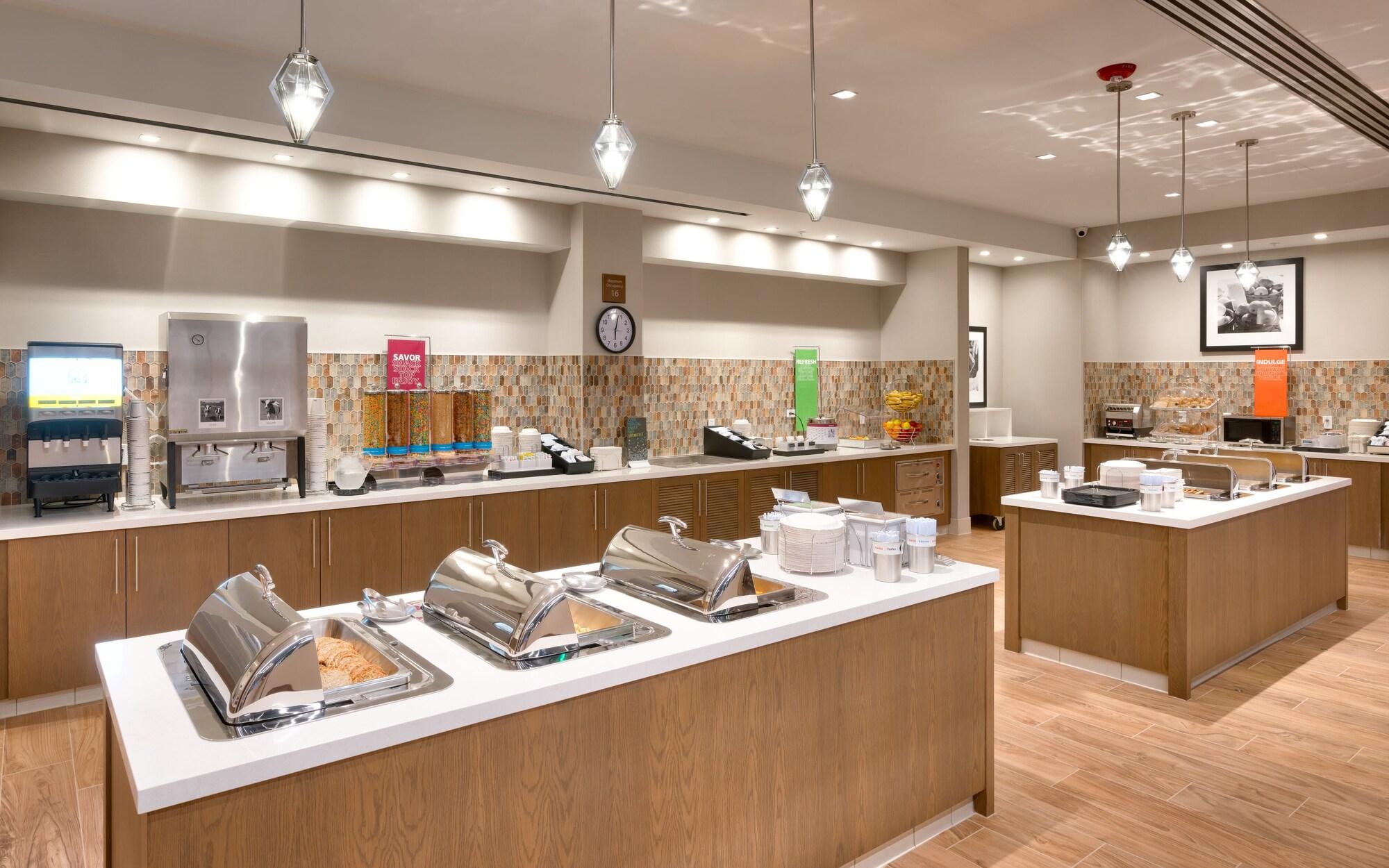 Hampton Inn & Suites Anaheim Resort Convention Center - photo 12
