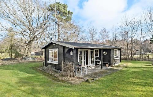 Beautiful Home In Frederiksværk — 5-Star Luxury Hotel in Frederiksvaerk, Denmark