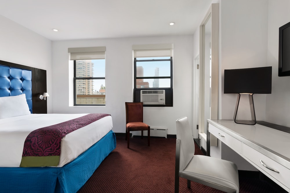 Night Hotel Broadway - photo 19