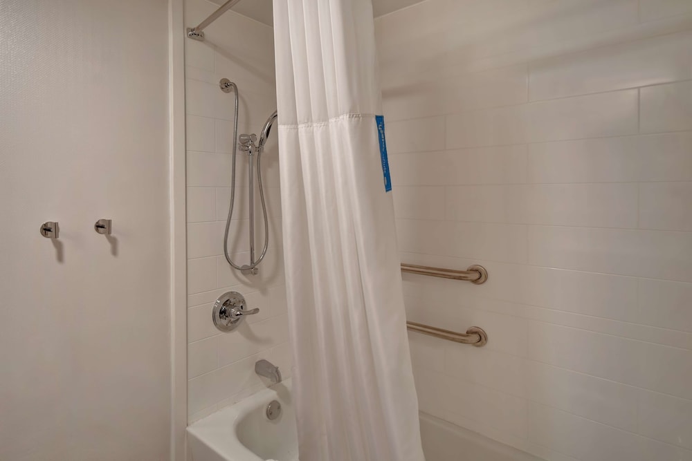 Hampton Inn Birmingham Colonnade 280 - photo 31