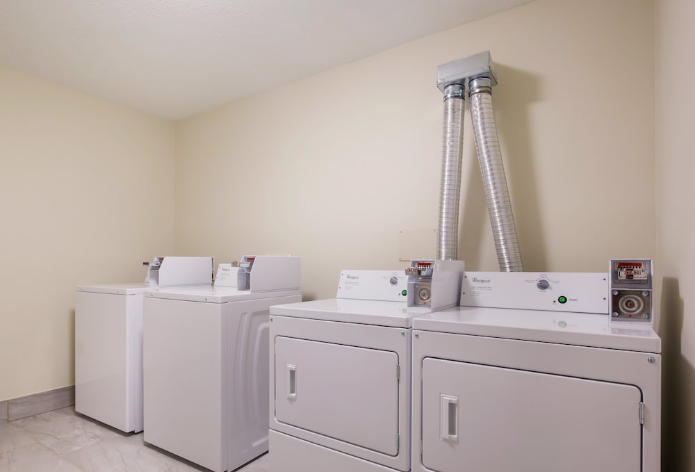 Red Roof Inn Lawrenceburg - photo 27