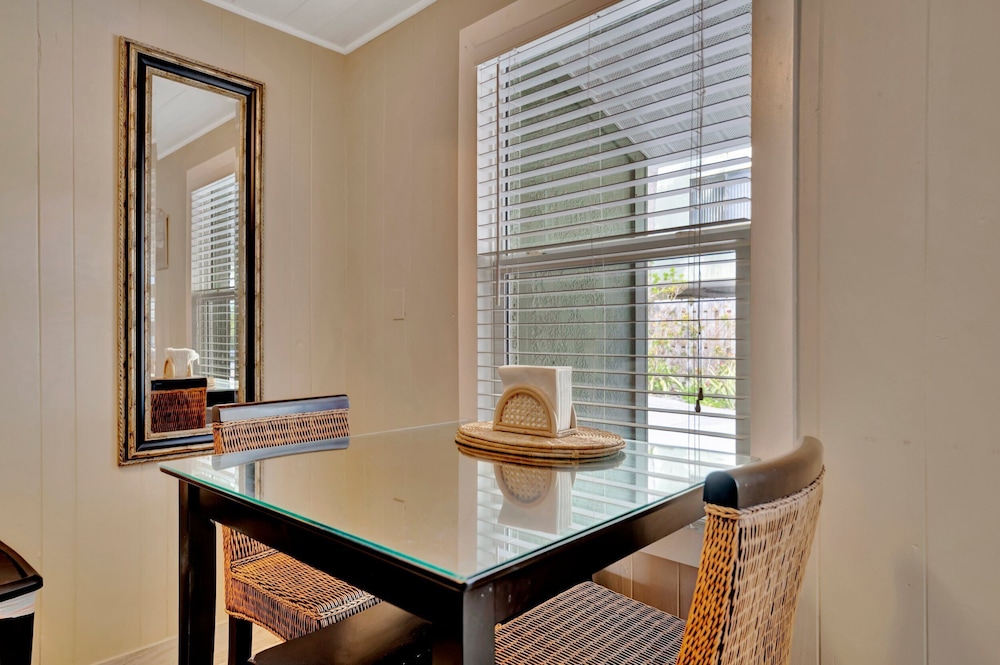 Stones Throw Beachfront Luxury Suites - photo 24