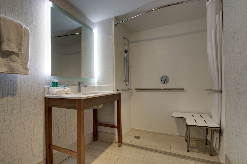 Holiday Inn Express & Suites Wapakoneta by IHG - photo 14