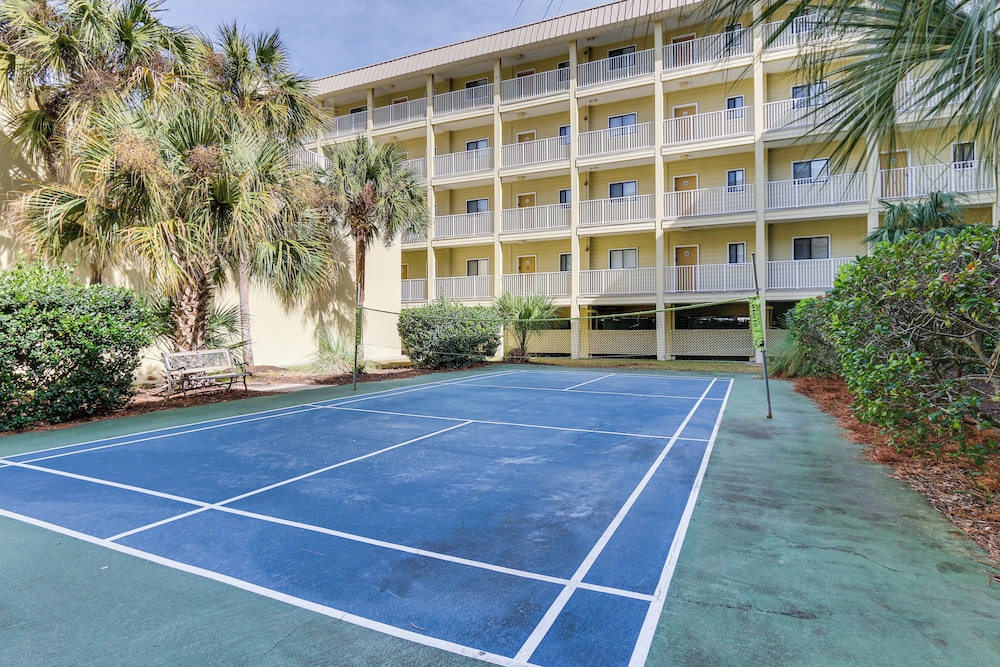Resort Amenities and Beach Access Hilton Head Condo - photo 25