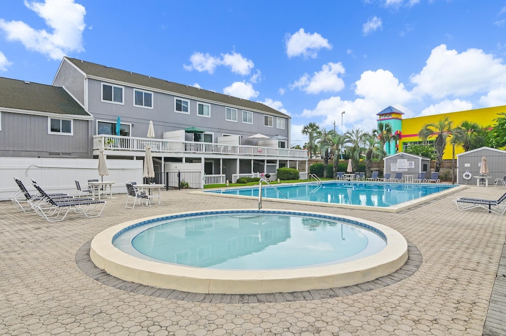 SOUTH BAY BY THE GULF Private beach access Community pool Foosball - photo 39