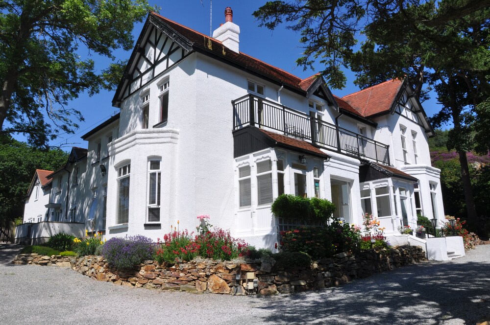Sychnant Pass Country House — 5-Star Luxury Hotel in Conwy, United Kingdom