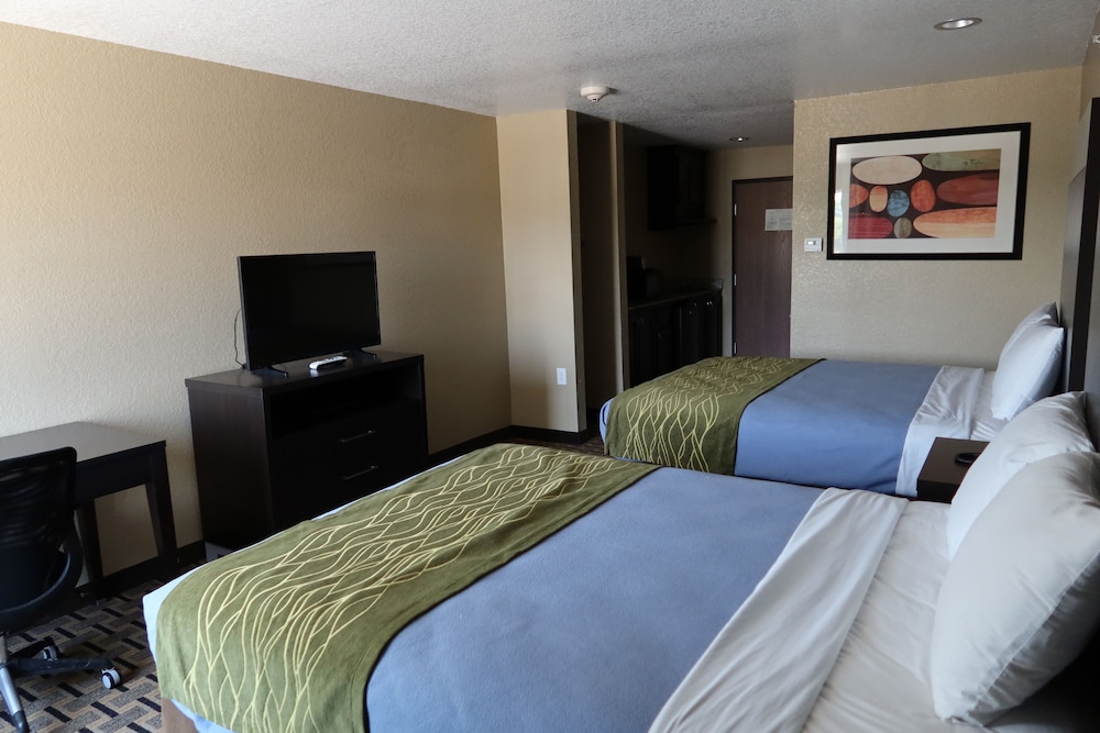 West Worth Inn and Suites - photo 6
