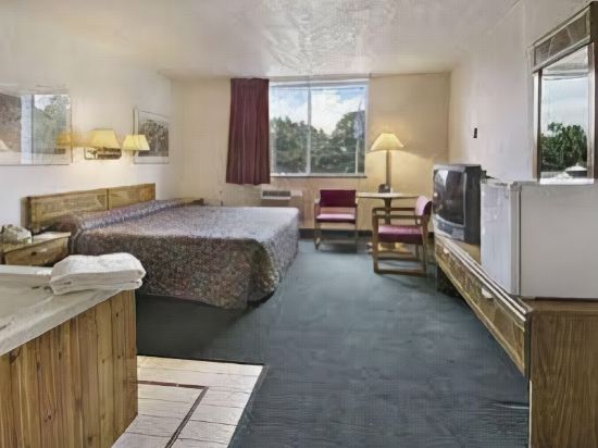 Regency Hotel & Conference Center - photo 21