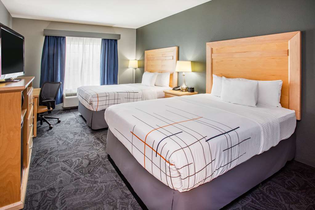 La Quinta Inn & Suites by Wyndham Rochester Mayo Clinic S - photo 15
