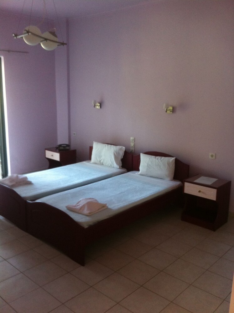 Amalia Hotel — Unknown City — photo 2