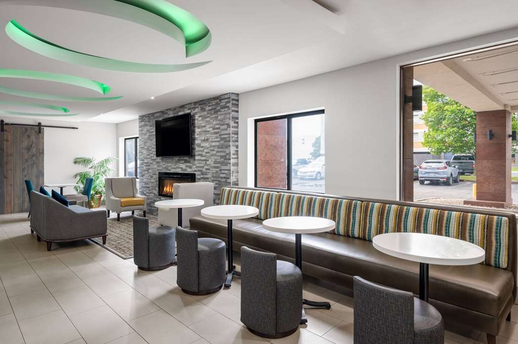 La Quinta Inn by Wyndham Indianapolis Airport Executive Dr - photo 3