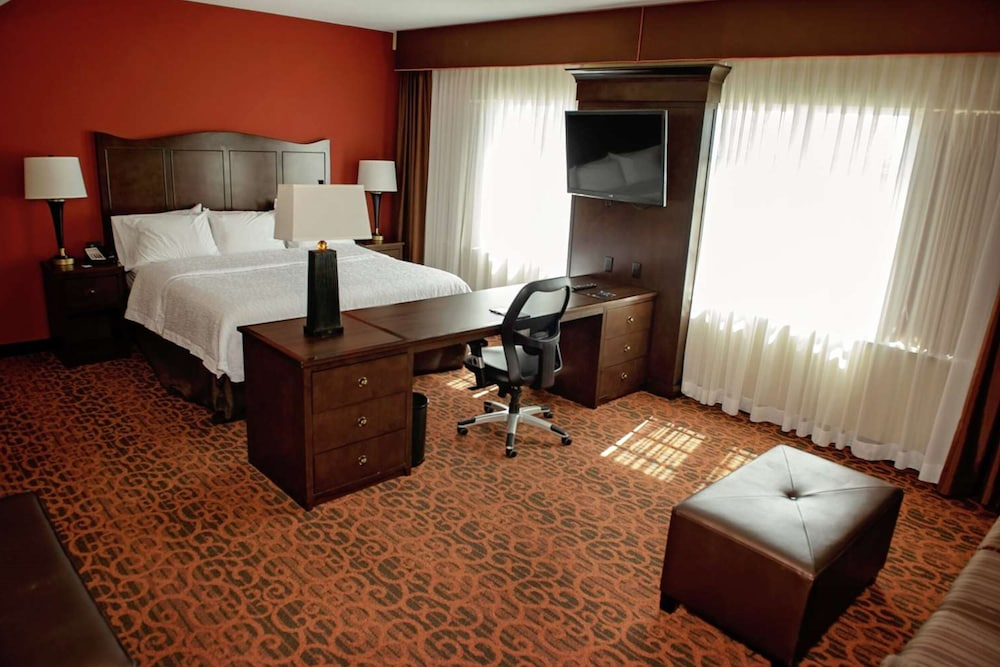 Hampton Inn & Suites Bradenton Downtown Historic District - photo 4