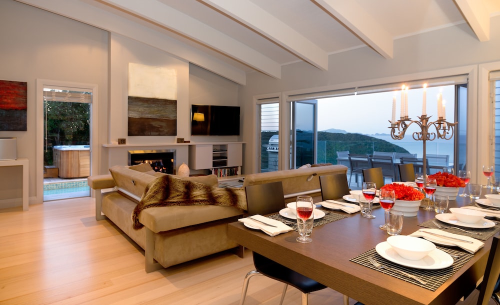Cloud 9 Luxury Villa — Paihia — photo 2