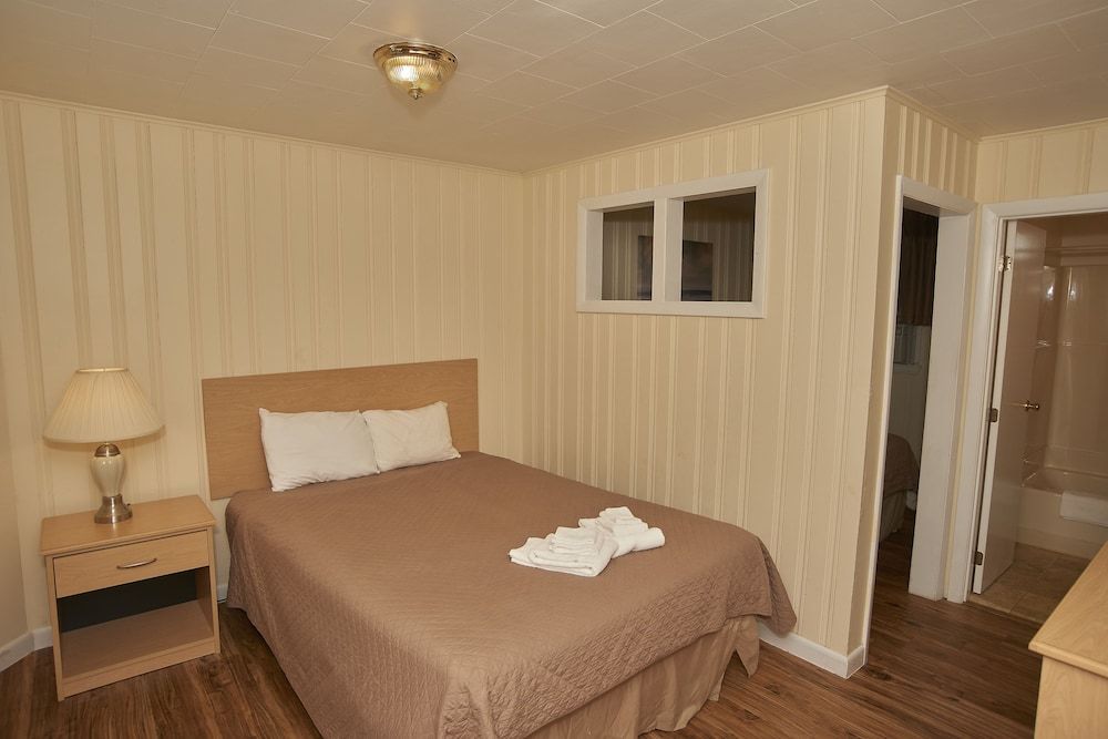 Marguerite Motel - photo 21