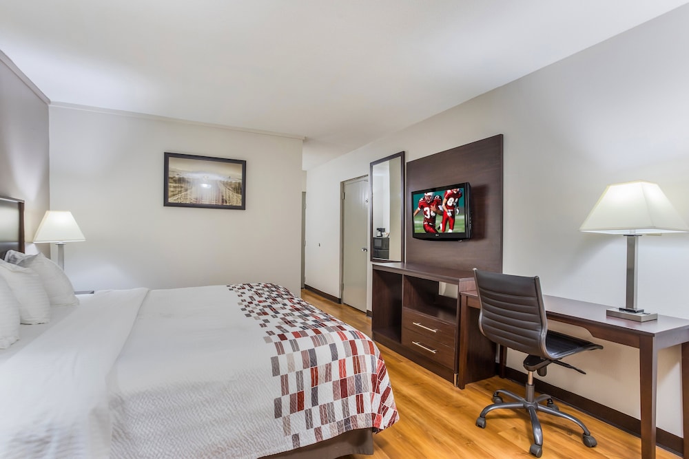 Red Roof Inn Meridian - photo 12