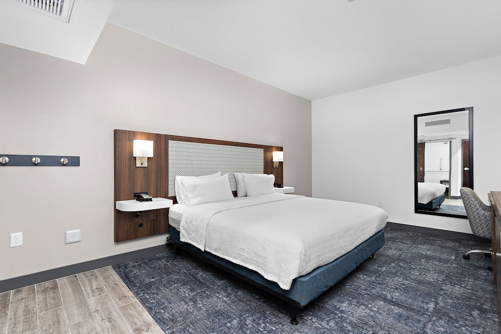 Hampton Inn Kansas City Downtown Financial District - photo 14