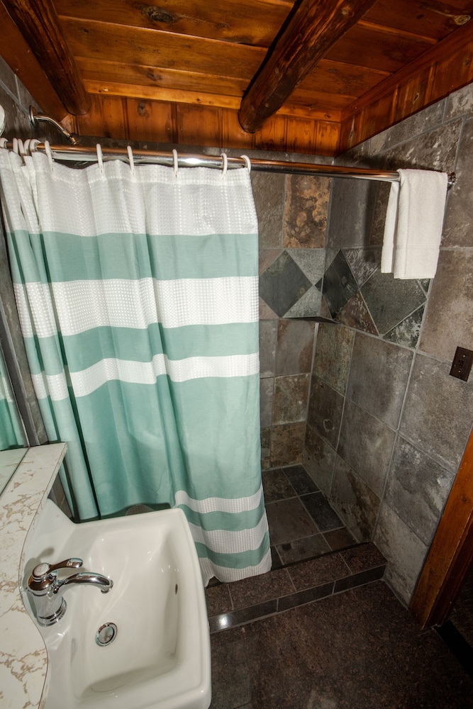 Hatchet Resort - photo 19
