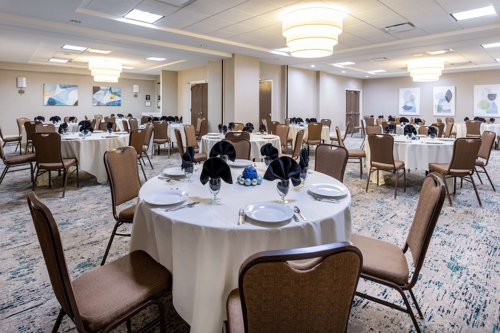 Hilton Garden Inn Roanoke - photo 40
