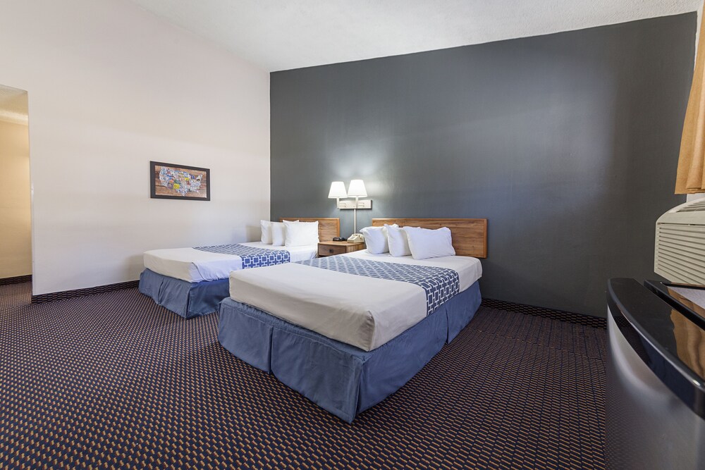 Parkview Inn and Conference Center - photo 7