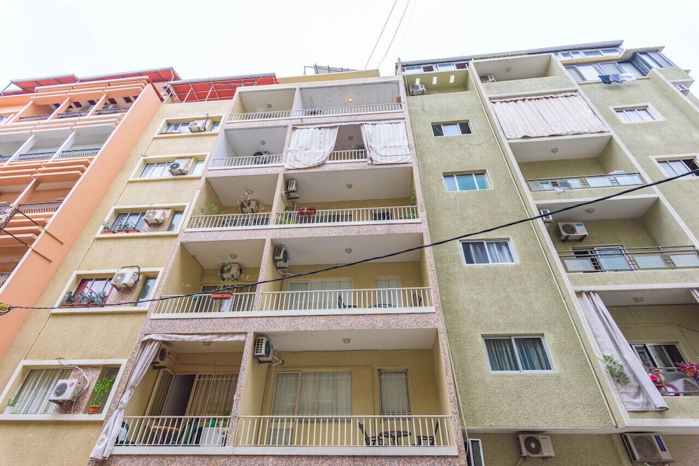 The Arch 2 BR Apartment in Mar Mkhayel — 4-Star Luxury Hotel in Beirut, Lebanon