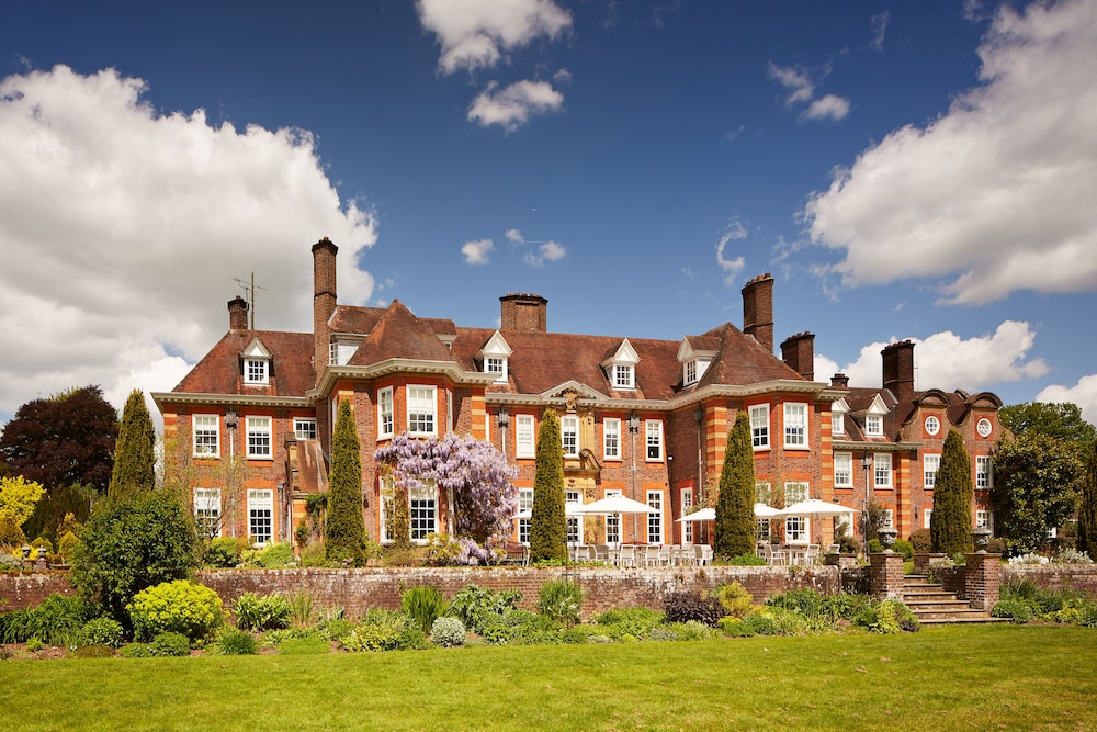 Barnett Hill Luxury Hotel in Guildford, United Kingdom