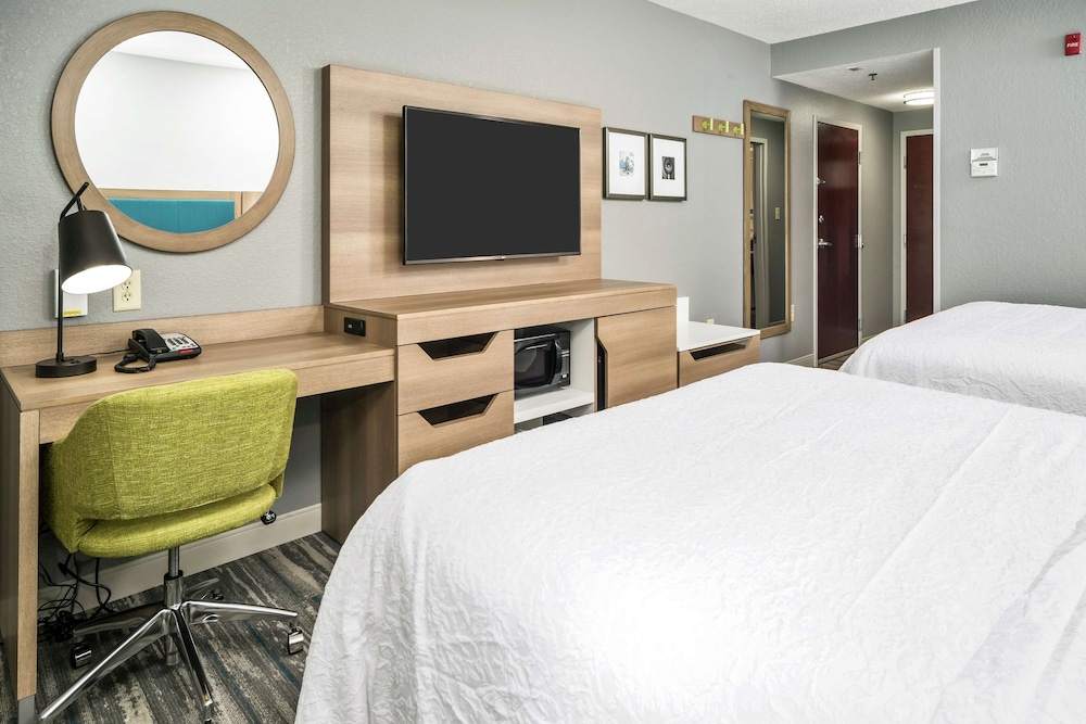 Hampton Inn Wilson Downtown - photo 15