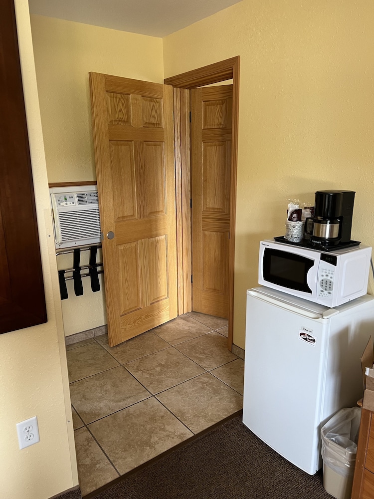 All Star Inn & Suites - photo 61