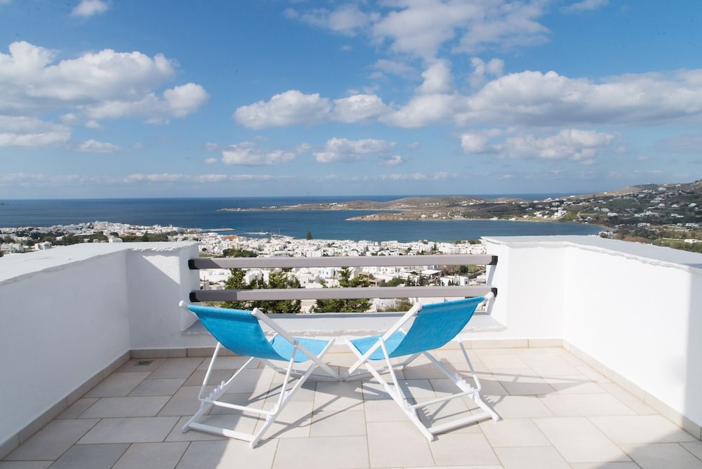 Parian Hill Residence Villa — 4-Star Luxury Hotel in Paros, Greece