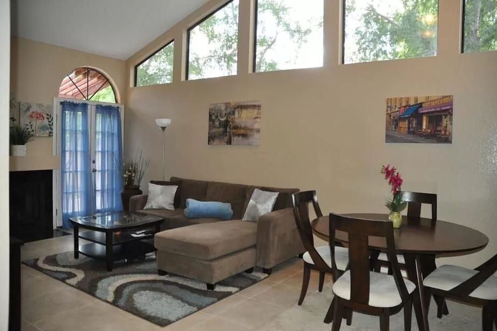 Charming 2BR 2BA by BlueBarrelHomes - photo 12
