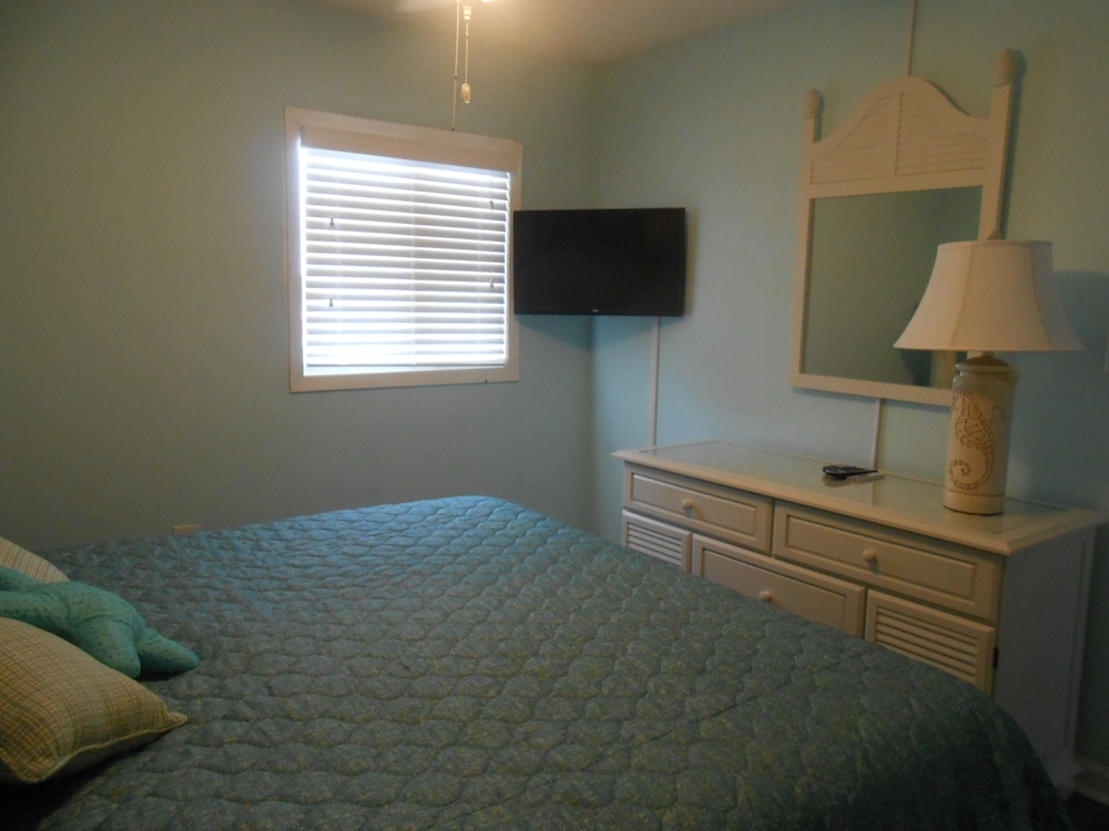 0409 Waters Edge Resort 1 Bedroom Condo by Redawning - photo 3