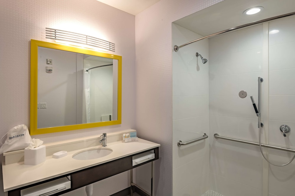 Hampton Inn & Suites Dallas Plano Central - photo 36