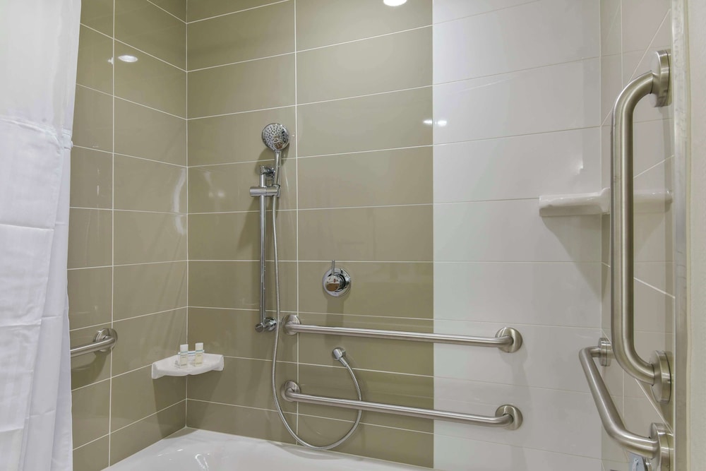 Hilton Garden Inn Raleigh Crabtree Valley - photo 34