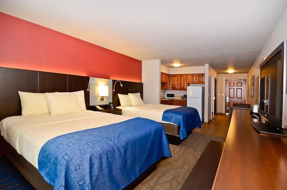Astoria Hotel and Event Center - photo 23