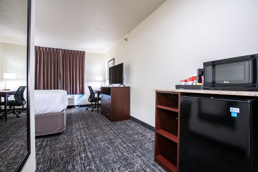 Cobblestone Inn & Suites Pine Bluffs - photo 12