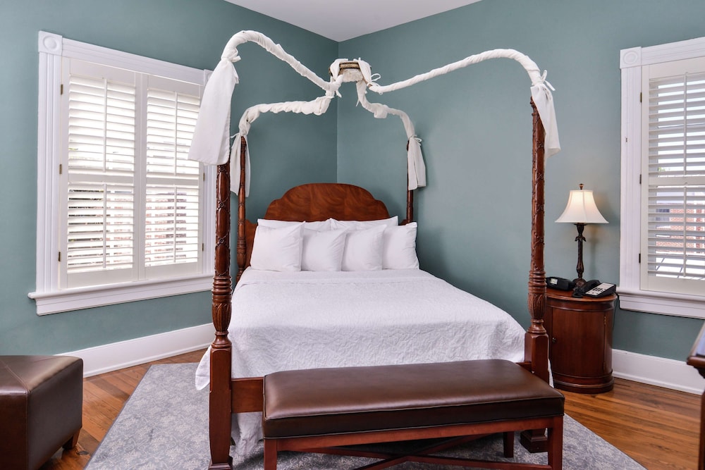 Hampton Inn Lexington Historic District - photo 8
